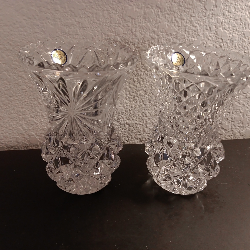EXQUISITE NEW Pair of Bohemian Cut Crystal Made in Czech Republic 5" Bud Vases.